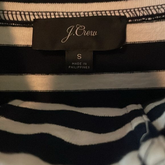 Cute striped lightweight pullover. Soft and like a favorite sweatshirt - Picture 2 of 4